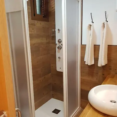 Nyaraló Island Friendly *